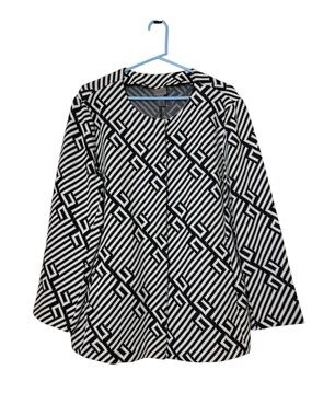 Chico’s Easywear Black White Geometric Patterned Zip Up Cardigan Jacket Size 3